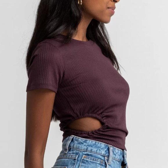 WEST OF MELROSE Cut To The Chase Plum Tee - Picture 1 of 3